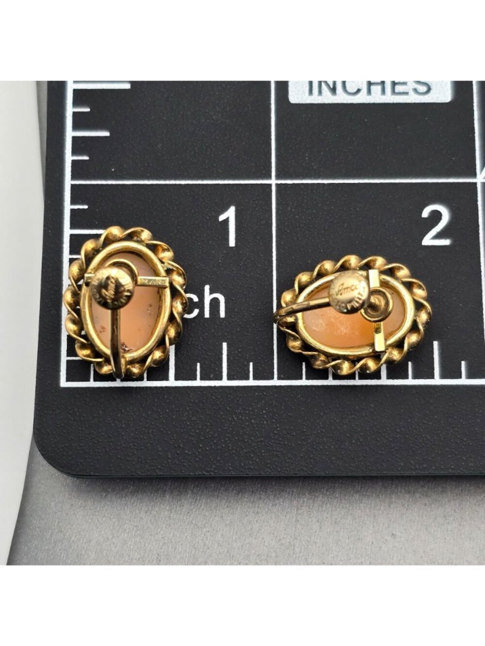 Vintage Cameo Earrings 12K Gold Filled Shell AMCO Mid Century Screw Back - Picture 9 of 9